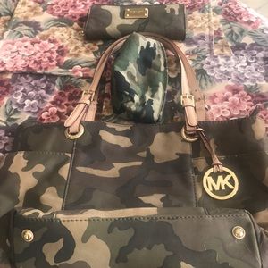 Authentic Michael Kors tote, wallet, makeup bag